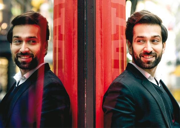 Nakuul Mehta is better known as Shivaansh Singh Oberoi to his fans! Styling, Victor Fernandes; Suit, Hugo Boss(Tony Boyle)