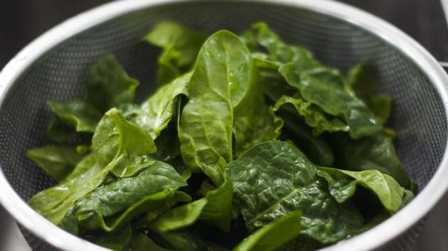 Researchers found that reheating the food in a microwave to some extent compensated for the loss of lutein in cooked food. More lutein is released from the spinach as the plant structure is broken down further by the microwave.(Unsplash)