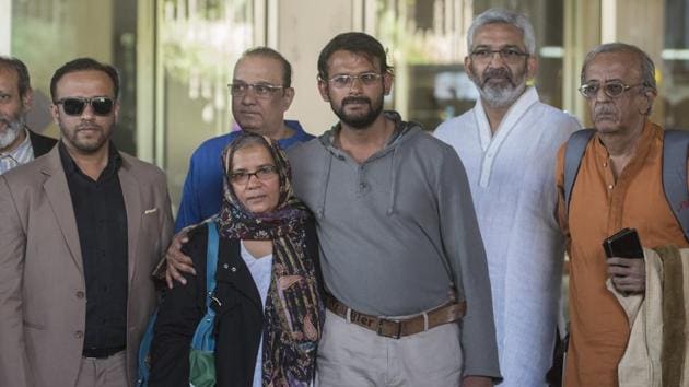 Hamid Ansari and his family reach at Mumbai International Airport,Andheri in Mumbai (Satyabrata Tripathy/HT Photo) Hamid Ansari and his family reach at Mumbai International Airport,Andheri in Mumbai (Satyabrata Tripathy/HT Photo)