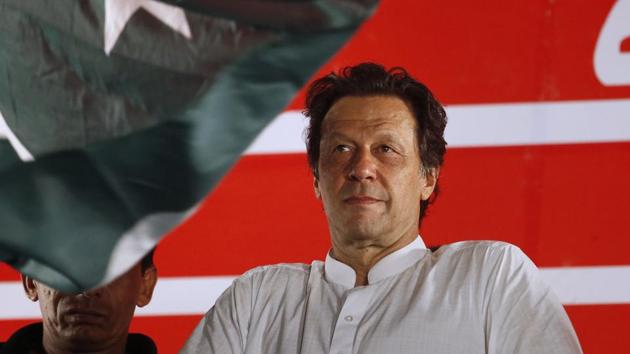 Pakistan Prime Minister Imran Khan telephoned UN chief Antonio Guterres and raised the issue of Kashmir.(AP)