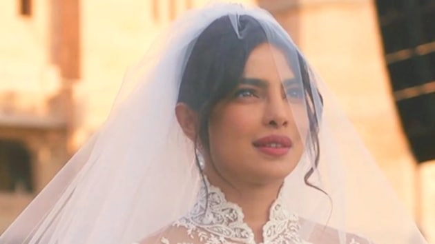 Priyanka chopra hotsell wedding dress train