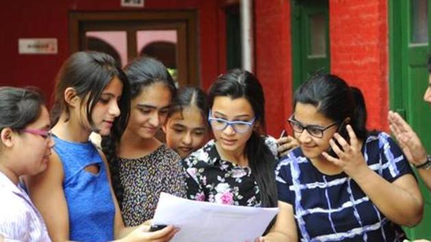 CBSE 10th, 12th exam 2019 date sheet : The Central Board of Secondary Education (CBSE) on Sunday released the date sheet of Class 10 and class 12 examination 2018.(HT file) CBSE 10th, 12th exam 2019 date sheet : The Central Board of Secondary Education (CBSE) on Sunday released the date sheet of Class 10 and class 12 examination 2018.(HT file)
