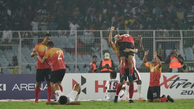 East Bengal celebrates 3-2 victory over Mohun Bagan at the I-League match, at Salt Lake stadium, in Kolkata.(HT Photo)