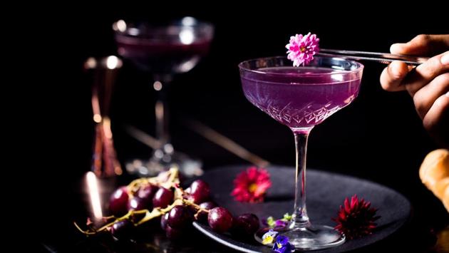 Purple Haze, Frank’s Punch and The Painter’s Brush are some of the signature drinks you shall find on their menu. Purple Haze, Frank’s Punch and The Painter’s Brush are some of the signature drinks you shall find on their menu.