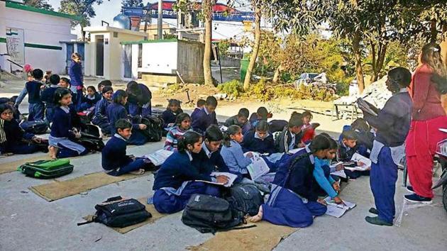 The department of school education said it had sanctioned Rs 10 crore in November to all 13 districts in the state to buy furniture for the government schools (HT Photo) The department of school education said it had sanctioned Rs 10 crore in November to all 13 districts in the state to buy furniture for the government schools (HT Photo)