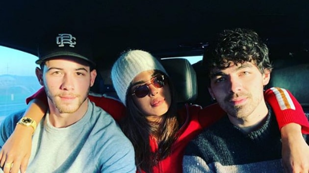 Priyanka Chopra celebrates the holiday season with her husband Nick Jonas and his brother, Joe Jonas.