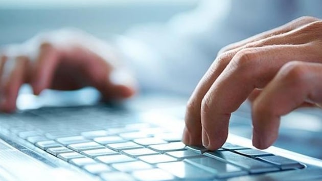 The Indian government has proposed draft amendments to a law governing online content which, if passed by parliament, would require social media platforms to trace the originator of a message, use “automated tools” to proactively detect and remove “unlawful information” and set up a business entity in India.(PTI)