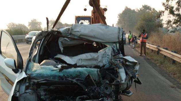 The mangled remains of the car caught in the accident; Mannem Saikumar (top), Lekhi Challapalli (HT Photo) The mangled remains of the car caught in the accident; Mannem Saikumar (top), Lekhi Challapalli (HT Photo)