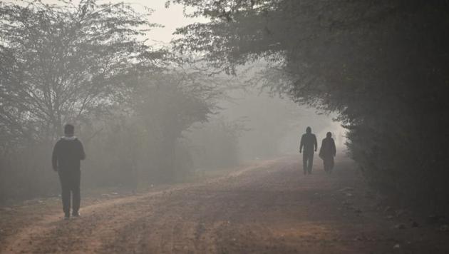 Delhi’s air quality remained in the ‘severe’ category for the fourth consecutive day on Tuesday as meteorological conditions continued to be unfavourable for dispersion of pollutants (Biplov Bhuyan/HT photo) Delhi’s air quality remained in the ‘severe’ category for the fourth consecutive day on Tuesday as meteorological conditions continued to be unfavourable for dispersion of pollutants (Biplov Bhuyan/HT photo)