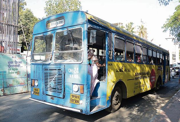 In order to increase the non ticket revenue PMPML will lease commercial spaces on their plots and will also use advertisements on buses. A bus with an advertisement is seen on Karve road.(Milind Saurkar/HT Photo)