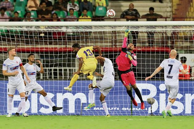 Kamaljit Singh of FC Pune City saves a goal during match 51 of the Hero Indian Super League 2018 between Kerala Blasters FC and FC Pune City held at Jawaharlal Nehru Stadium, Kochi on December 7. (VIPIN PAWAR/ISL) Kamaljit Singh of FC Pune City saves a goal during match 51 of the Hero Indian Super League 2018 between Kerala Blasters FC and FC Pune City held at Jawaharlal Nehru Stadium, Kochi on December 7. (VIPIN PAWAR/ISL)