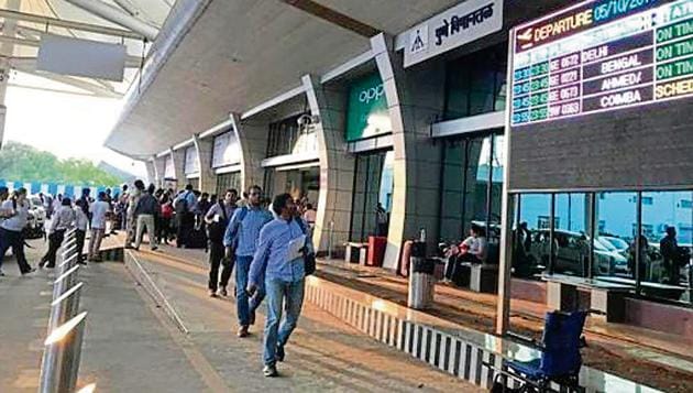 Pune airport registered the third highest growth percentage in passenger flow in 2017-18.(HT/PHOTO)