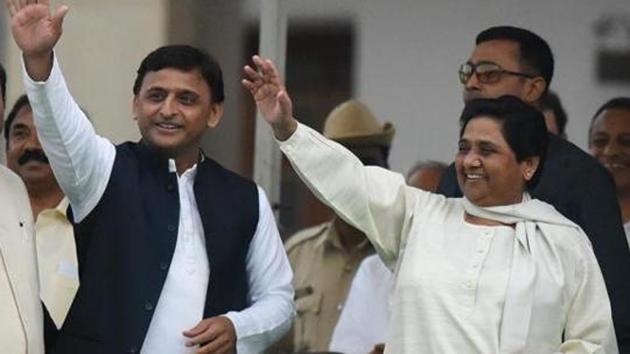 Bengaluru, India - May 23, 2018: Samajwadi Party leader Akhilesh Yadav along with Bahujan Samaj Party chief Mayawati during the swearing-in ceremony of Kumarswamy as the 24th chief minister of Karnataka at the grand steps of Vidhan Soudha in Bengaluru, India, on Wednesday, May 23, 2018. (Photo by Arijit Sen/Hindustan Times) (Arijit Sen/HT Photo) Bengaluru, India - May 23, 2018: Samajwadi Party leader Akhilesh Yadav along with Bahujan Samaj Party chief Mayawati during the swearing-in ceremony of Kumarswamy as the 24th chief minister of Karnataka at the grand steps of Vidhan Soudha in Bengaluru, India, on Wednesday, May 23, 2018. (Photo by Arijit Sen/Hindustan Times) (Arijit Sen/HT Photo)