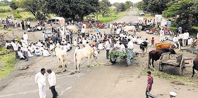 People protest against Purandar Airport at Pargaon Memane in Pune. (HT FILE PHOTO) People protest against Purandar Airport at Pargaon Memane in Pune. (HT FILE PHOTO)