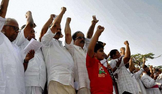 The ruling Left Democratic Front-led by the CPI-M on Wednesday decided to induct the Loktantrik Janata Dal (LJD), Indian National League, Democratic Kerala Congress and Kerala Congress (Pillai).(HT File Photo) The ruling Left Democratic Front-led by the CPI-M on Wednesday decided to induct the Loktantrik Janata Dal (LJD), Indian National League, Democratic Kerala Congress and Kerala Congress (Pillai).(HT File Photo)