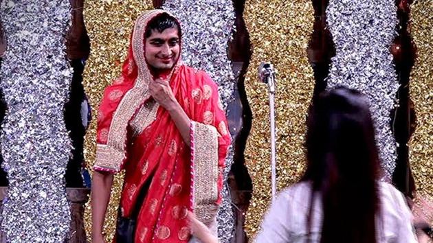 Bigg Boss 12: Deepak Thakur was told to dress up as a woman and entertain the guests.(Twitter)