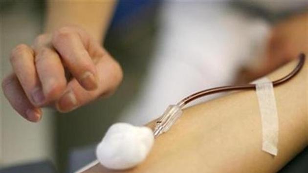 A 24-year-old pregnant woman contracted HIV allegedly after being transfused contaminated blood supplied by a blood bank which failed to conduct proper screening for the virus, prompting the Tamil Nadu government to order examination of stocks in the state’s blood banks.(Reuters)