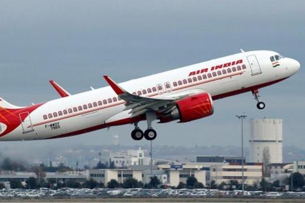 Passengers travelling from Dubai to Lucknow by Air India Express flight IX-194 on Saturday were in for a shock when a male flyer stripped mid-air and started walking down the aisle nude. (Representational Image)(REUTERS)