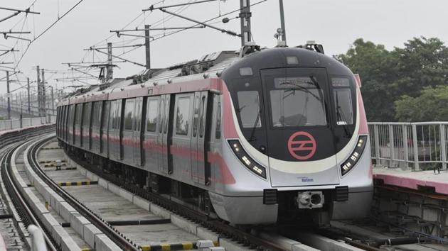 In a statement, DMRC said this extension will be formally flagged off by the minister of state Hardeep Singh Puri and Delhi deputy chief minister Manish Sisodia at 11 am on December 31(Sanchit Khanna/HT PHOTO)