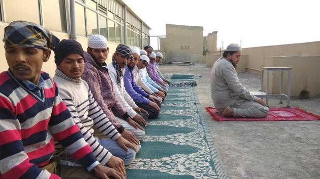 Friday noon saw 70-80 people offer namaz on the company’s office rooftop, with Imam Mohammad Abbas reciting verses from Quran.(HT Photo) Friday noon saw 70-80 people offer namaz on the company’s office rooftop, with Imam Mohammad Abbas reciting verses from Quran.(HT Photo)