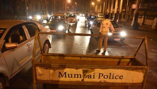 Mumbai Police will pay special attention to ensure the safety of women, prevent drunk driving and keep beaches and crowded areas safe. (HT File) Mumbai Police will pay special attention to ensure the safety of women, prevent drunk driving and keep beaches and crowded areas safe. (HT File)