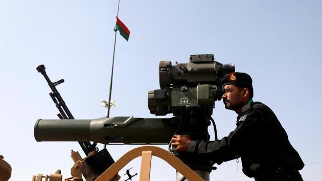Soldier from Pakistan's Army aims at a launch vehicle during the International Defence Exhibition and Seminar "IDEAS 2018" in Karachi, Pakistan on November 28. (REUTERS) Soldier from Pakistan's Army aims at a launch vehicle during the International Defence Exhibition and Seminar "IDEAS 2018" in Karachi, Pakistan on November 28. (REUTERS)