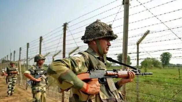 The Indian Army has claimed to have thwarted a “treacherous attempt” by Pakistan’s Border Action Team (BAT) to launch a strike on its post along the Line of Control in Jammu and Kashmir’s Naugam sector and killed two intruders in the area.(HT Photo/Reprsentative image)