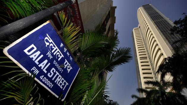 Experts believe the overall movement for the benchmark Sensex may also end up in 2019 at around 5 per cent, the same as 2018.(Abhijit Bhatlekar/Mint)