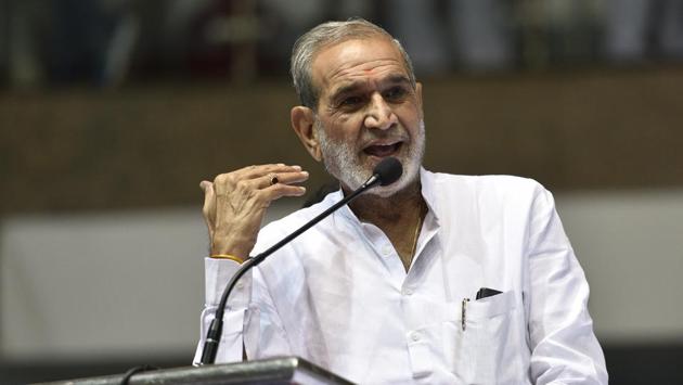 Former Congress leader Sajjan Kumar surrendered in a local court in Delhi to serve a life sentence for the killing of five people in the 1984 anti-Sikh riots after his plea for an extension of time to start his sentence was rejected by the Delhi High Court. The High Court had set a deadline of December 31 for Kumar to surrender. He surrendered before Metropolitan Magistrate Aditi Garg. (Sanchit Khanna / HT Archive) Former Congress leader Sajjan Kumar surrendered in a local court in Delhi to serve a life sentence for the killing of five people in the 1984 anti-Sikh riots after his plea for an extension of time to start his sentence was rejected by the Delhi High Court. The High Court had set a deadline of December 31 for Kumar to surrender. He surrendered before Metropolitan Magistrate Aditi Garg. (Sanchit Khanna / HT Archive)