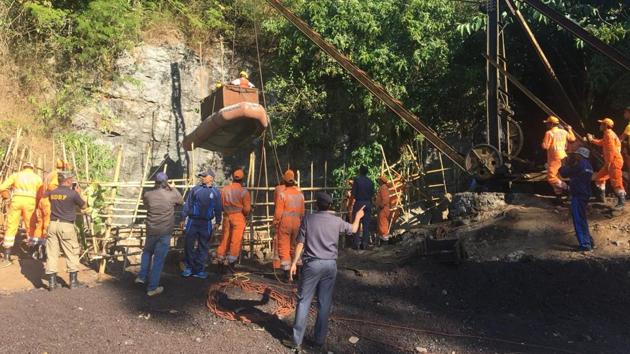 Indian Navy divers re-entered the main shaft of the nearly 350-feet flooded coal mine in Meghalaya with a remotely-operated device to search for the 15 miners stuck there for 18 days now. Officials of the National Disaster Response Force have said the divers could not reach the bottom of mine on Sunday as the level of the water was 125 feet rather than 70 feet, which they had calculated earlier. (Sadiq Naqvi / HT File) Indian Navy divers re-entered the main shaft of the nearly 350-feet flooded coal mine in Meghalaya with a remotely-operated device to search for the 15 miners stuck there for 18 days now. Officials of the National Disaster Response Force have said the divers could not reach the bottom of mine on Sunday as the level of the water was 125 feet rather than 70 feet, which they had calculated earlier. (Sadiq Naqvi / HT File)