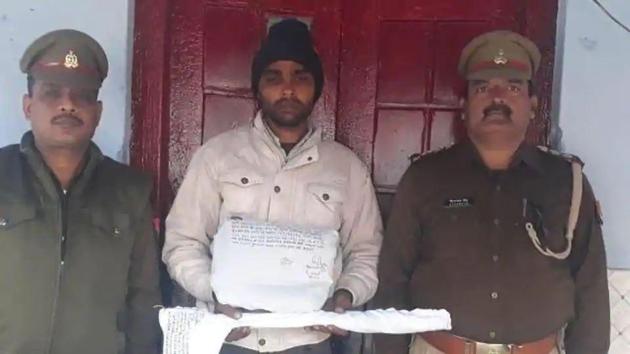 The Uttar Pradesh Police on Monday arrested Kalua, one of the main accused in the killing of Inspector Subodh Kumar Singh during the violence in Bulandshahr on December 3. Kalua was arrested from the Aurangabad area of district Bulandshahar on Monday night. The axe that Kalua had used to attack the police inspector has also been recovered. (ANI Twitter) 