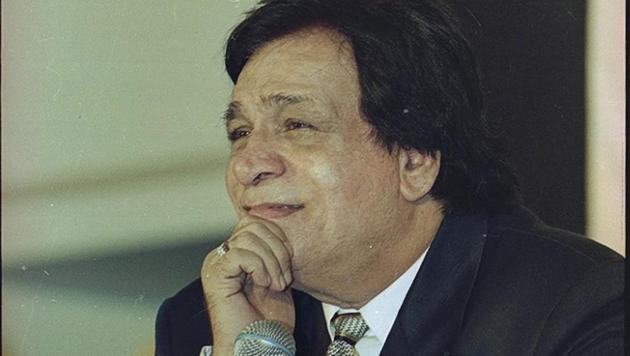 Kader Khan in a still from the film Kunwara. (HT Photo)