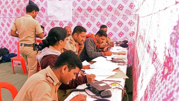 Police personnel in control room at Bhima Koreagon on the occasion of 201st anniversary of Bhima Koregaon battle on Tuesday. The government deployed heavy police bandobast with 24,000 personnel. 2,000 Dalit volunteers were also roped in for crowd manage ment. (Pratham Gokhale/HT Photo) Police personnel in control room at Bhima Koreagon on the occasion of 201st anniversary of Bhima Koregaon battle on Tuesday. The government deployed heavy police bandobast with 24,000 personnel. 2,000 Dalit volunteers were also roped in for crowd manage ment. (Pratham Gokhale/HT Photo)