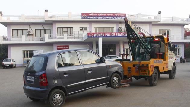 Vehicles towed from Bakhtawar Chowk, Park Hospital and Kushal Chowk are parked at Sector 51 police station in Gurugram. (Yogendra Kumar/HT PHOTO) Vehicles towed from Bakhtawar Chowk, Park Hospital and Kushal Chowk are parked at Sector 51 police station in Gurugram. (Yogendra Kumar/HT PHOTO)