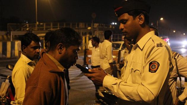 Pune and Pimpri Chinchwad police collectively registered closed to 1,000 cases of drunk driving by people welcoming the new year. (Hindustan Times) Pune and Pimpri Chinchwad police collectively registered closed to 1,000 cases of drunk driving by people welcoming the new year. (Hindustan Times)