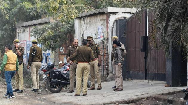 The deceased was identified as Narayan Kumar Shende (65), a retired manager with Castrol India, who lived in NSG society, after separating from his wife, son and daughter.