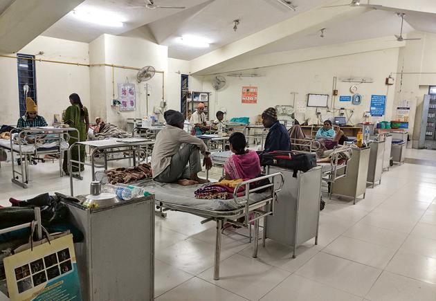 The Infosys super-speciality centre at Sassoon hospital on Thursday, which is seeing a steady inflow of patients.(Shankar Narayan/HT PHOTO)