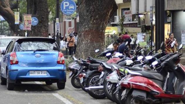 The standing committee of the PMC has given the approval to construct a parking lots at Katraj and Kondhwa. (HT PHOTO) The standing committee of the PMC has given the approval to construct a parking lots at Katraj and Kondhwa. (HT PHOTO)