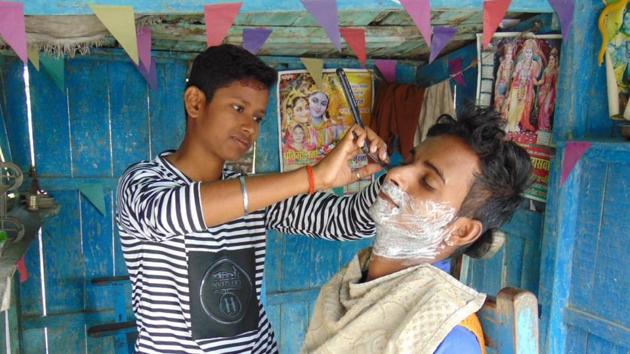 The sisters took up the job five years ago in the guise of boys to help their ailing father(HT Photo)