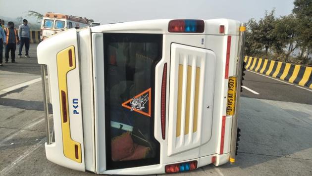 The van was carrying five people — a family of four US nationals, and the driver, when it overturned. (HT Photo) The van was carrying five people — a family of four US nationals, and the driver, when it overturned. (HT Photo)