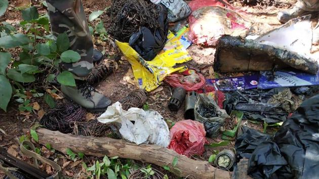 Explosives found in a Maoist dump in Latehar(HT Photo)