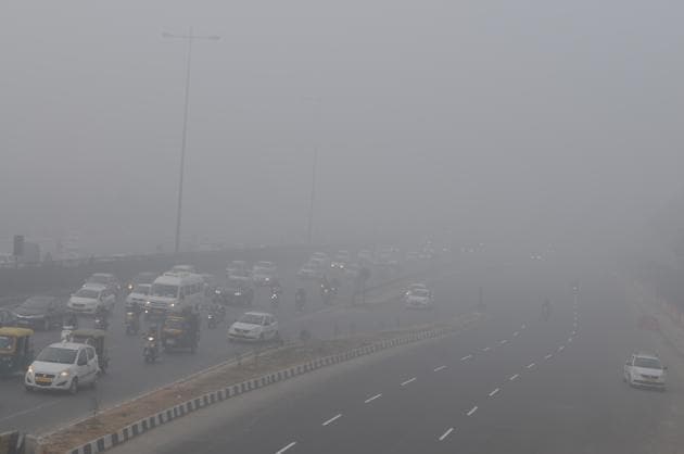 Dense fog caused low visibility on the Delhi-Gurugram expressway near Iffco chowk, in Gurugram, on Thursday, January 3, 2019. (Parveen Kumar / HT Photo) Dense fog caused low visibility on the Delhi-Gurugram expressway near Iffco chowk, in Gurugram, on Thursday, January 3, 2019. (Parveen Kumar / HT Photo)