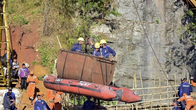 Indian Navy personnel come out of a coal mine during a rescue operation in Ksan, Meghalaya, December 31, 2018 (File Photo)(REUTERS) Indian Navy personnel come out of a coal mine during a rescue operation in Ksan, Meghalaya, December 31, 2018 (File Photo)(REUTERS)