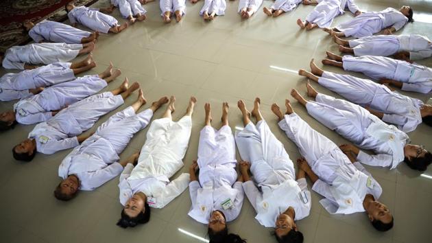 The devotees attend an icebreaking session ahead of their ordination.Officially, only men can become monks and novices in Thailand under a Buddhist order that since 1928 has forbidden the ordination of women. The country does not recognise female monks or novices. (Athit Perawongmetha / REUTERS) The devotees attend an icebreaking session ahead of their ordination.Officially, only men can become monks and novices in Thailand under a Buddhist order that since 1928 has forbidden the ordination of women. The country does not recognise female monks or novices. (Athit Perawongmetha / REUTERS)