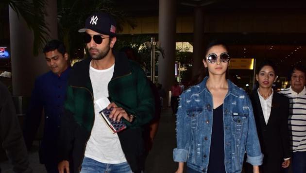 Ranbir Kapoor and Alia Bhatt returned to Mumbai after spending New Year’s Eve in New York.(Viral Bhayani)