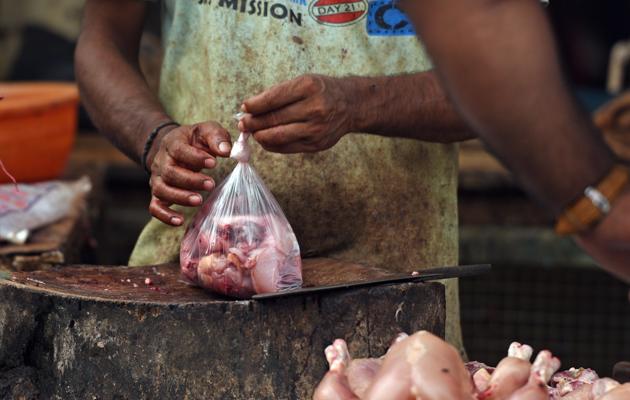 Shopkeepers who flout rules currently face a fine ranging from ₹5,000 to ₹25,000 and a three-month jail term (HT file photo) Shopkeepers who flout rules currently face a fine ranging from ₹5,000 to ₹25,000 and a three-month jail term (HT file photo)