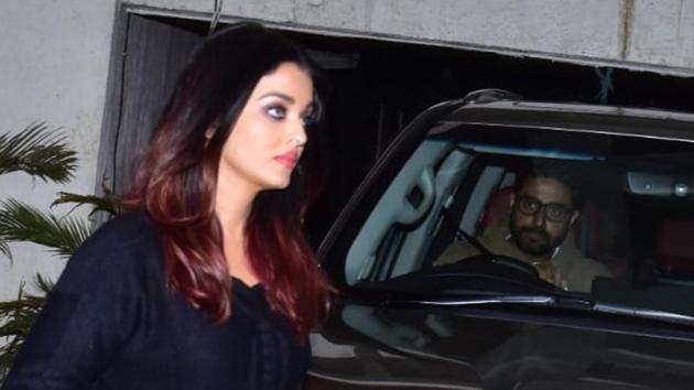 Bollywood couple Aishwarya Rai and Abhishek Bachchan were spotted outside Sonali Bendre’s house.