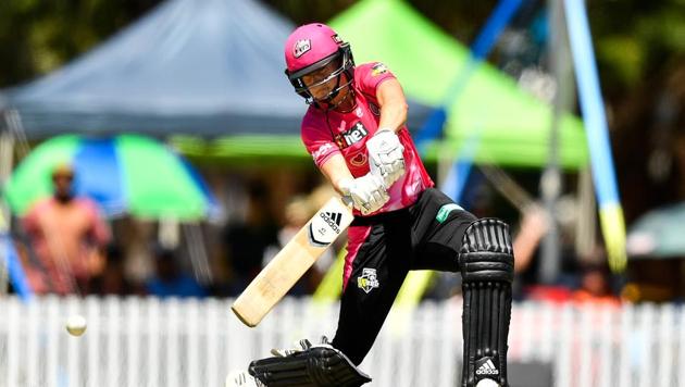 Ellyse Perry of the Sixers bats during the Women's Big Bash League match between the Perth Scorchers and the Sydney Sixers at Lilac Hill on January 06, 2019 in Perth, Australia(Getty Images)