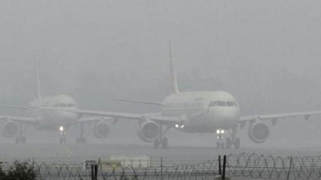 Delhi witnessed a foggy morning on Monday as all flights to and from and 13 trains to the national capital were running late because of poor visibility.(PTI) Delhi witnessed a foggy morning on Monday as all flights to and from and 13 trains to the national capital were running late because of poor visibility.(PTI)