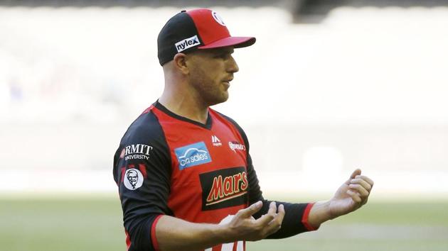 Aaron Finch of the Melbourne Renegades warms up before their match against Hobart Hurricanes.(Getty Images)